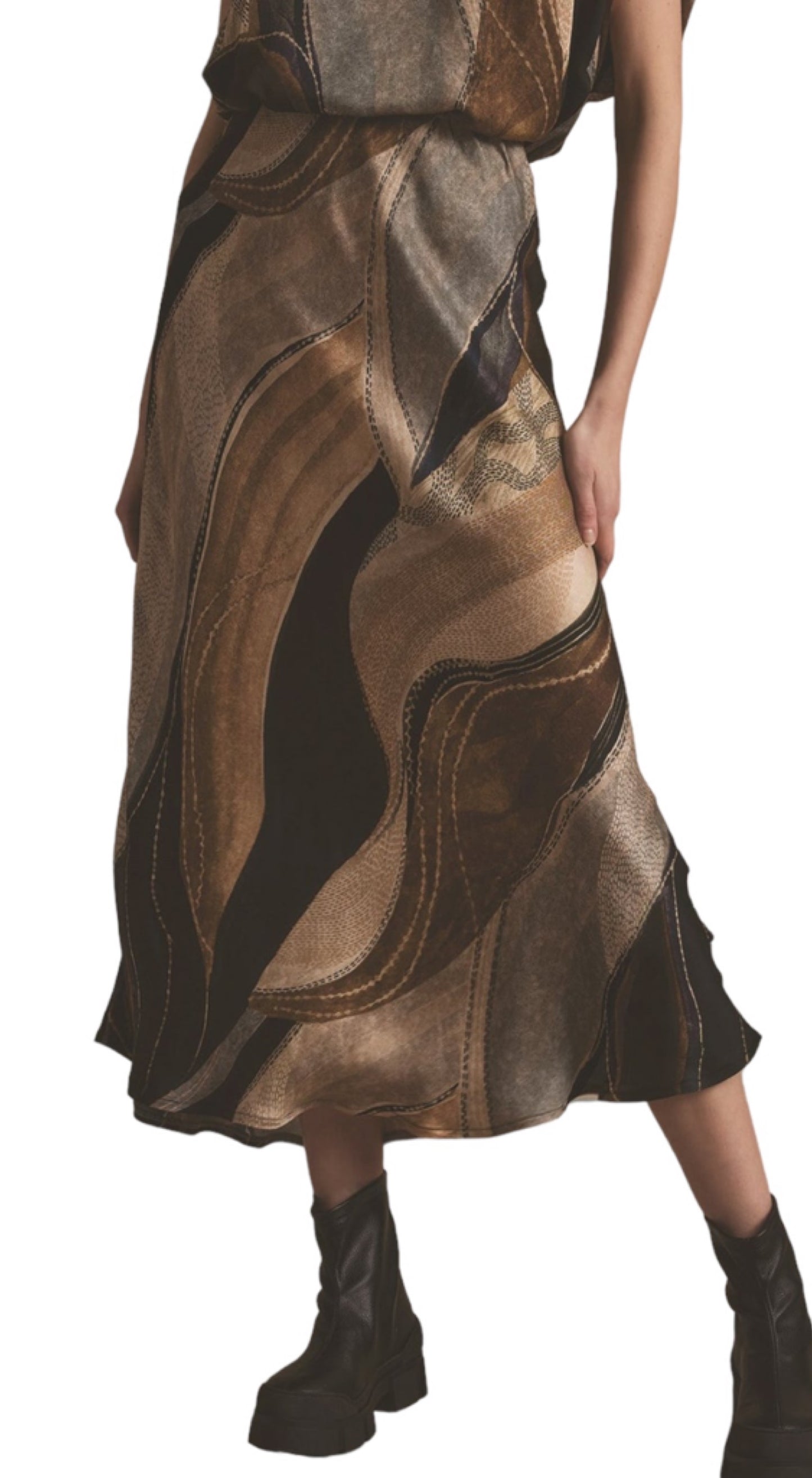 Skirt flowy lines