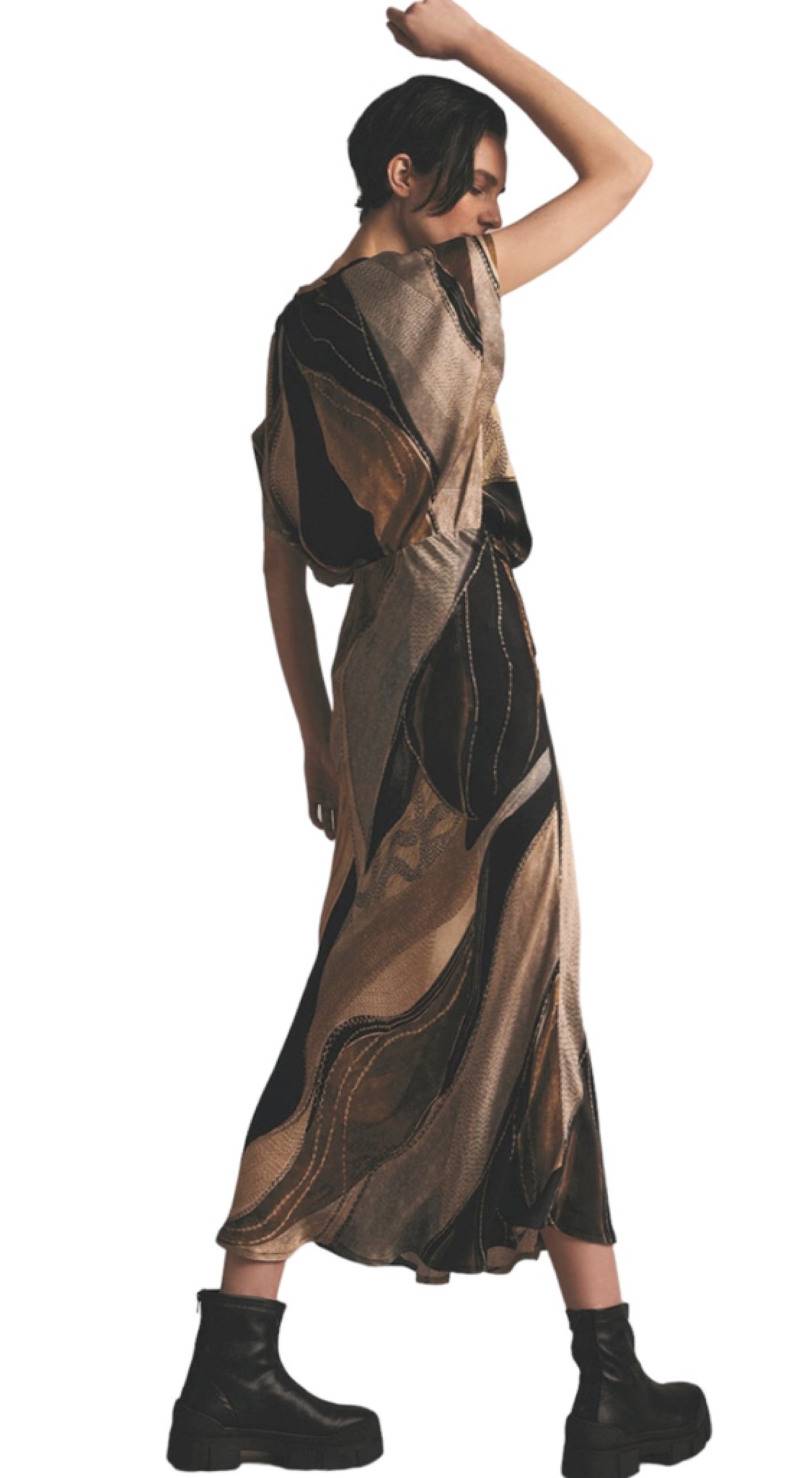 Skirt flowy lines